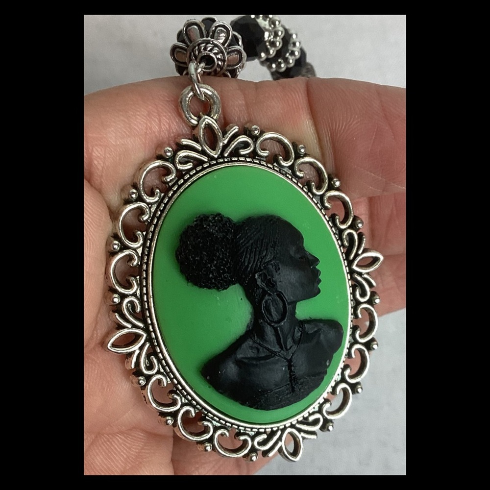 Elegant Green and Black Cameo Pendant Necklace